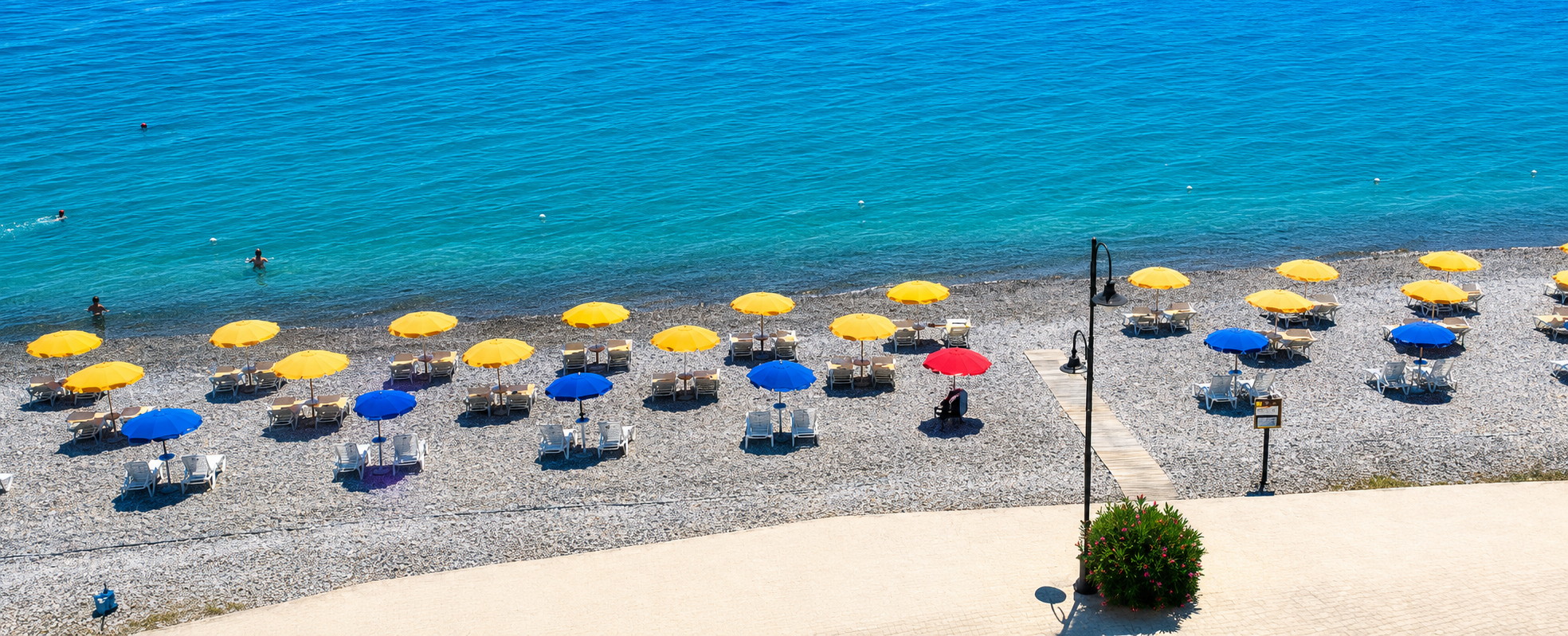 Spiaggia Hotel Stellato — ombrelloni e lettini